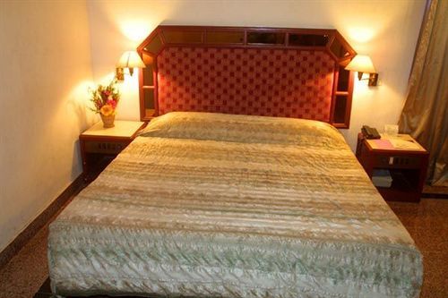 Hotel Maurya International Chennai Exterior photo